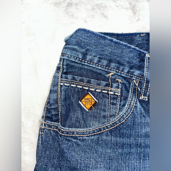 WRANGLER® RIGGS
WORKWEAR® FR
FLAME RESISTANT
RELAXED FIT JEAN IN FLAME RESISTANT - Picture 3 of 5